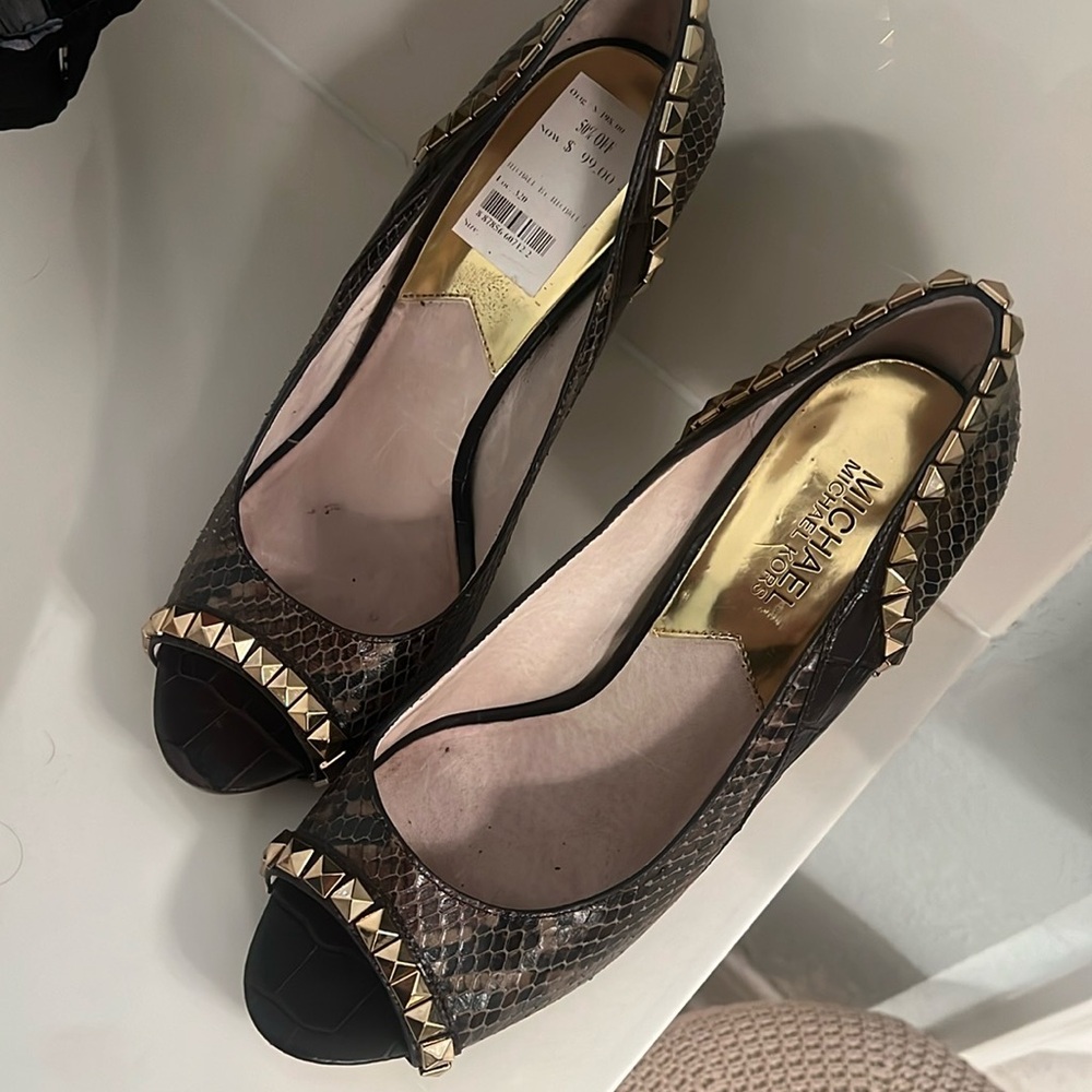 Michael Kors studded snakeskin peep toe pumps size 9